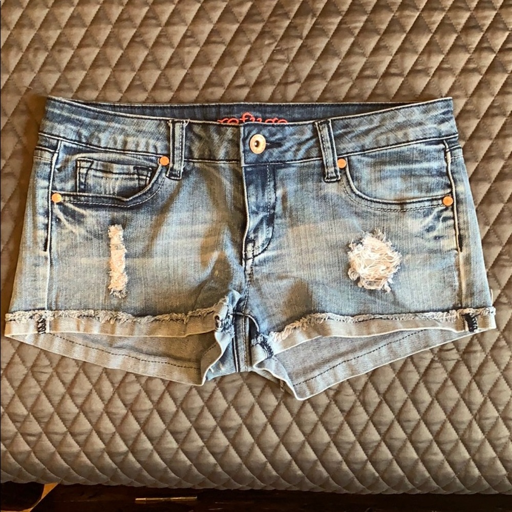 Refuge light denim shorts size 6